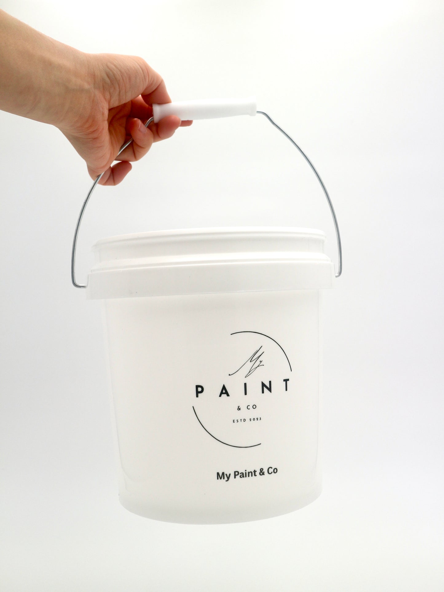 Plastic Paint Pot 4L with Iron Handle